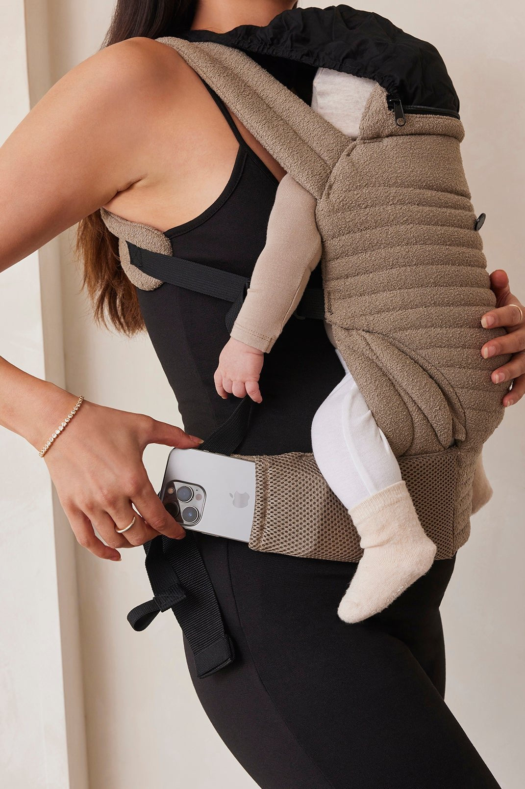 Bumpsuit Maternity The Armadillo Baby Carrier in Oyster