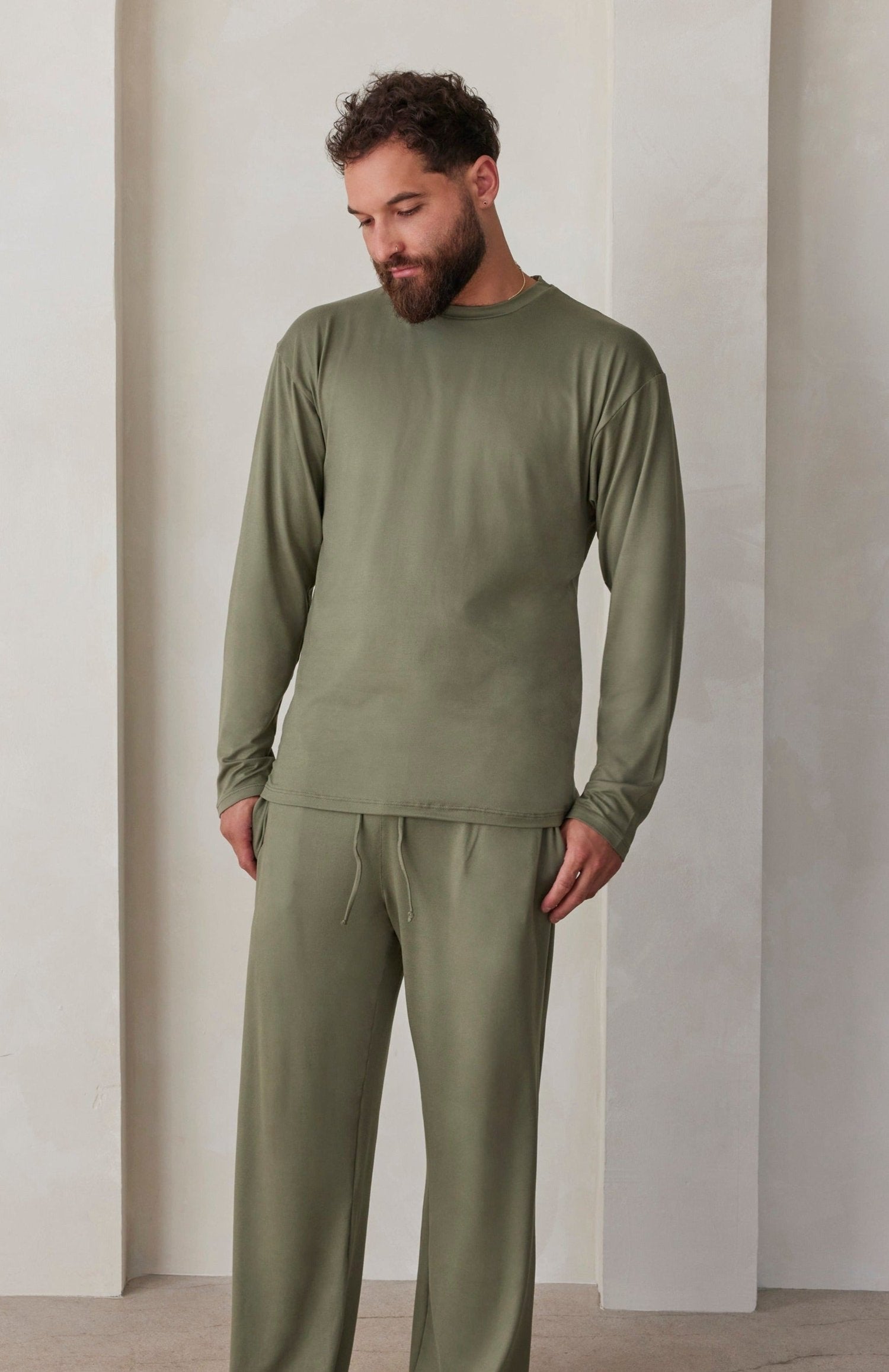 Bumpsuit Loungewear the cloud mens long sleeve tee in moss