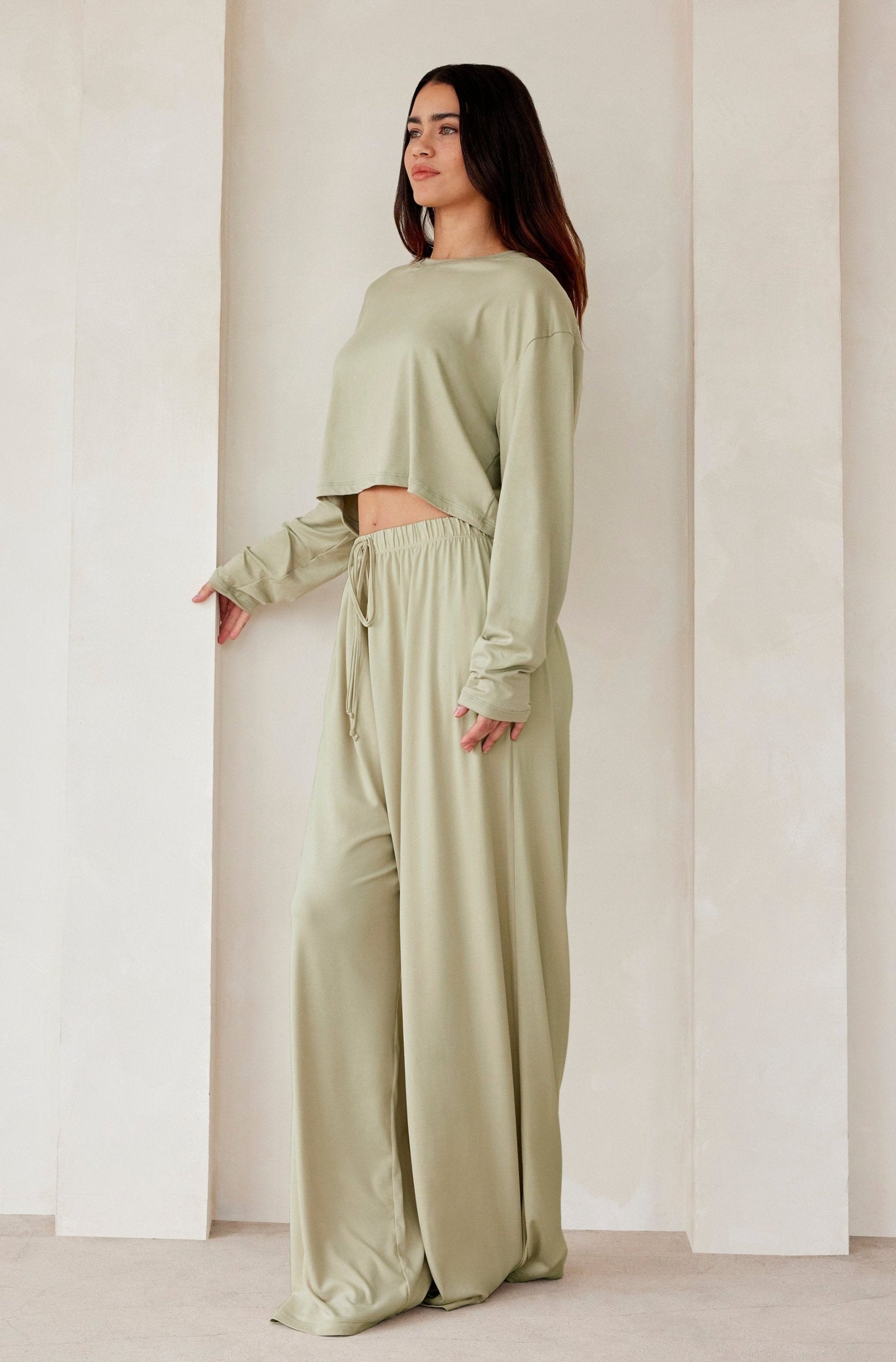 Bumpsuit Maternity Loungewear The cloud Crop Long Sleeve Tee in Moss