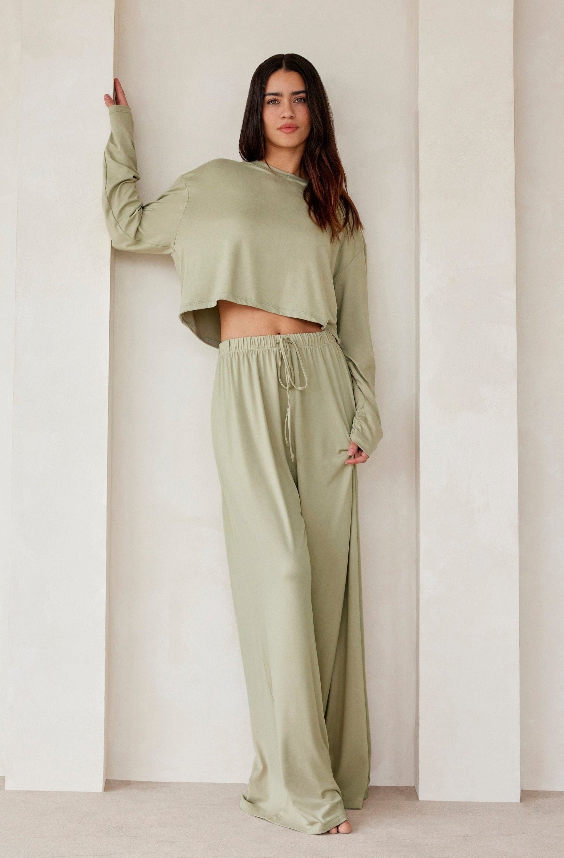 Bumpsuit Maternity Loungewear The cloud Crop Long Sleeve Tee in Moss