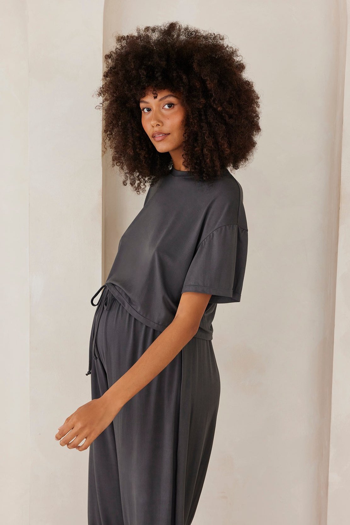 Bumpsuit Maternity The Cloud Short Sleeve Crop Tee in Slate