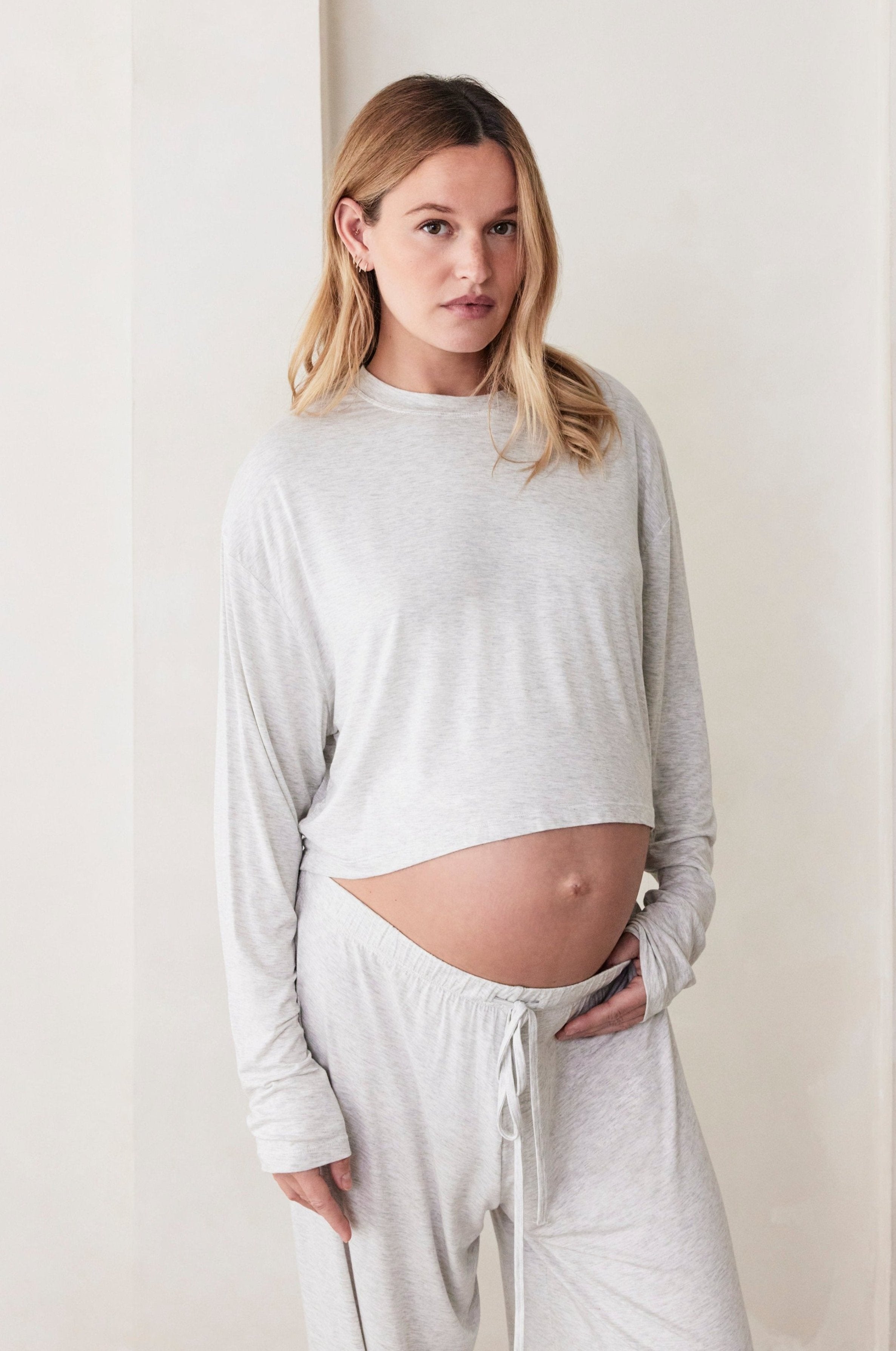 Bumpsuit Maternity The Cotton Cloud Crop Long Sleeve Tee in Heather Grey