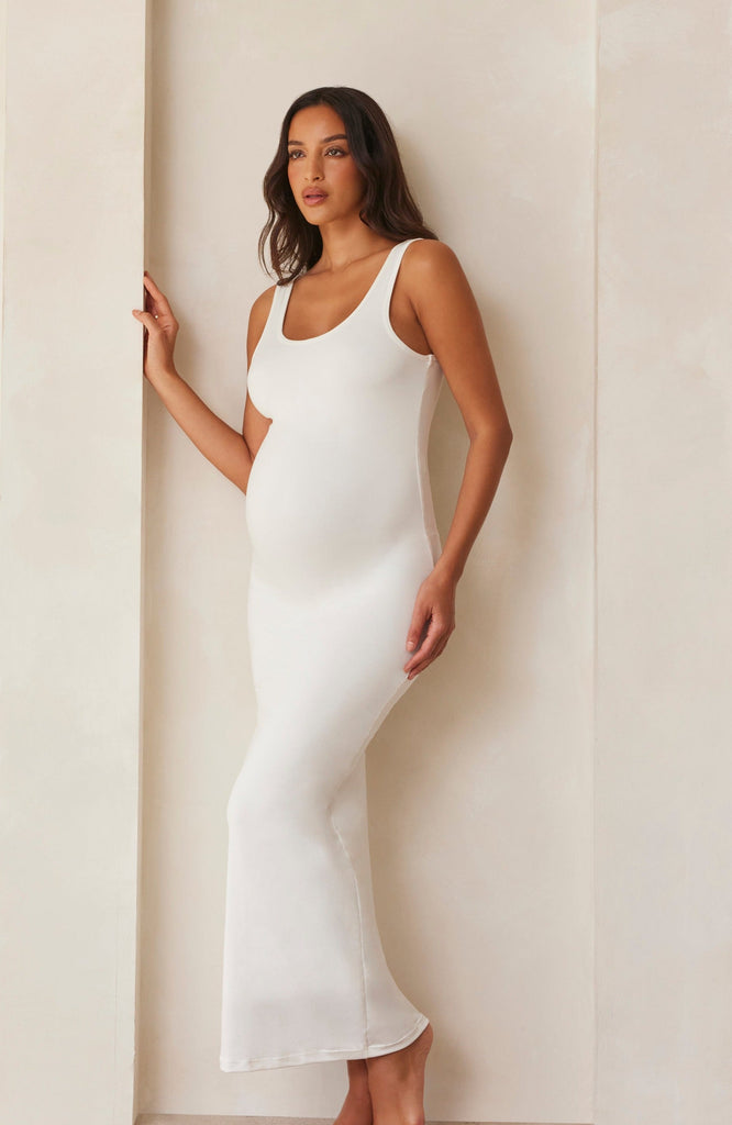 Bumpsuit Maternity The Sleeveless Scoop Neck Maxi Dress in Ivory
