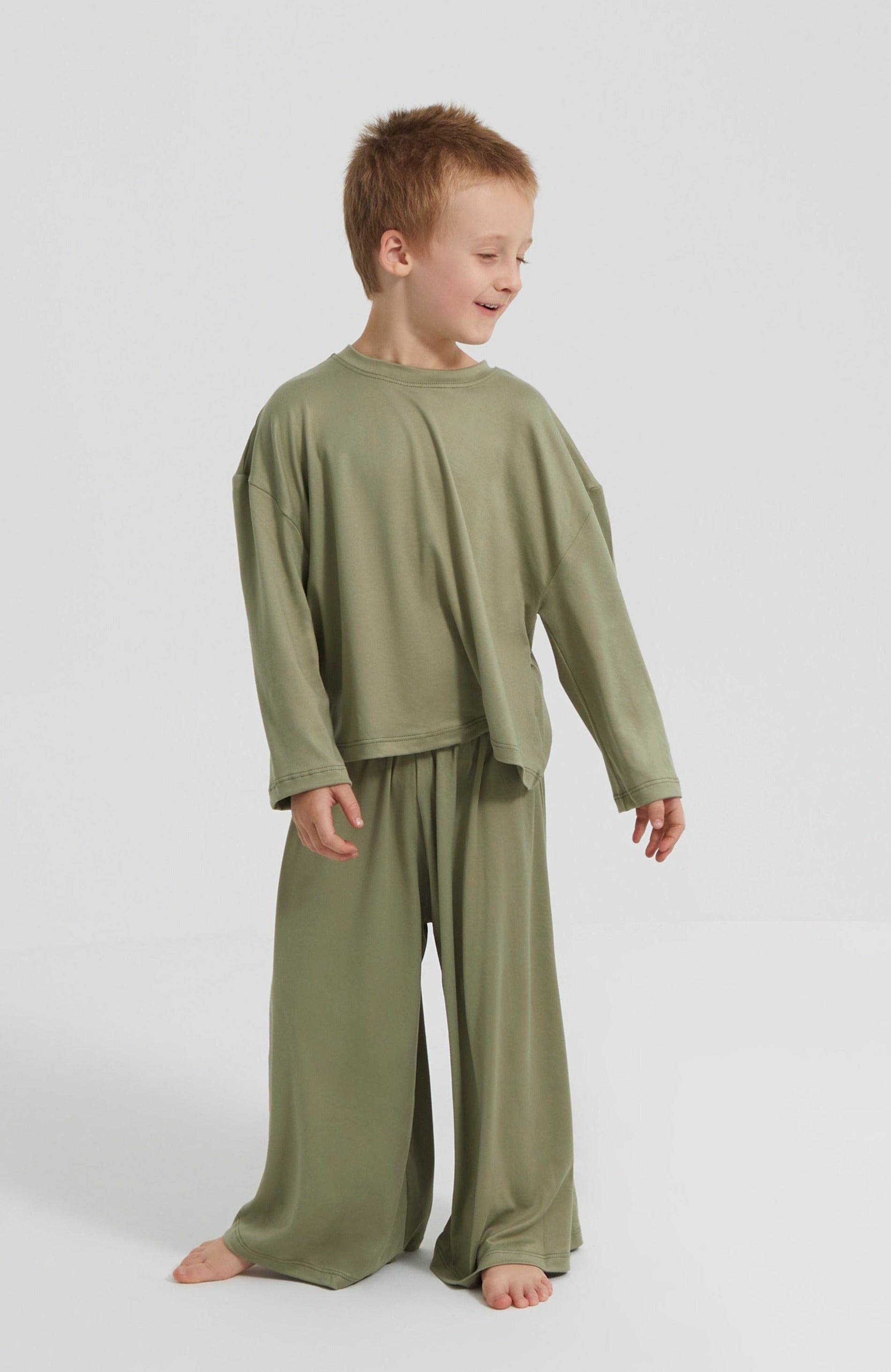 Bumpsuit The Cloud Kids Long Sleeve Tee in Moss