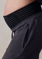 belly support band in black