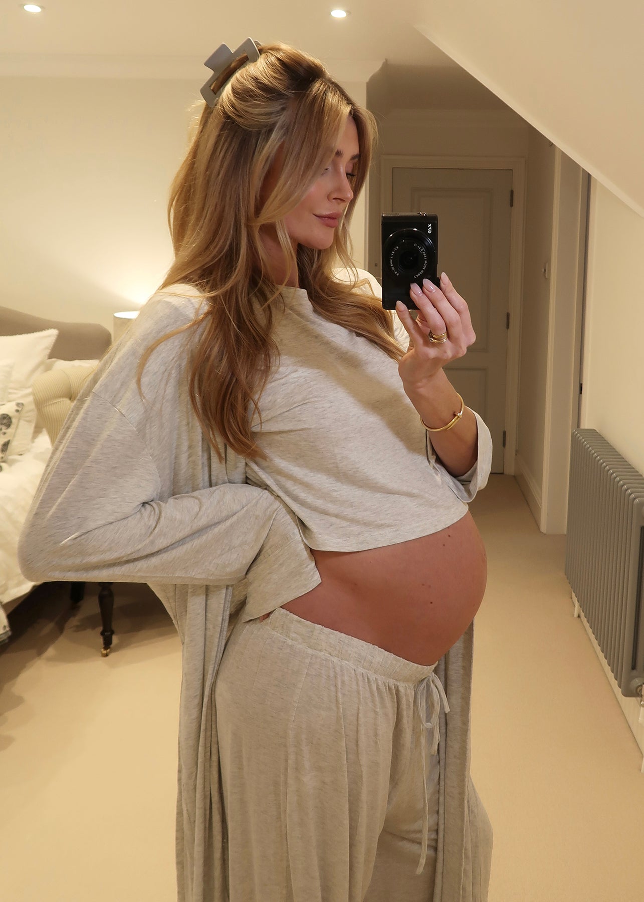 Bumpsuit Maternity Loungewear The Cloud robe in Heather Grey