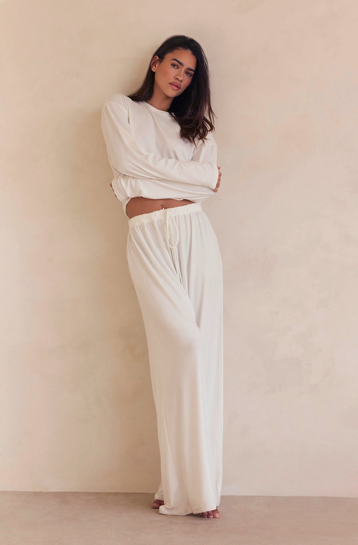 the cloud long sleeve crop tee and slim pant in ivory