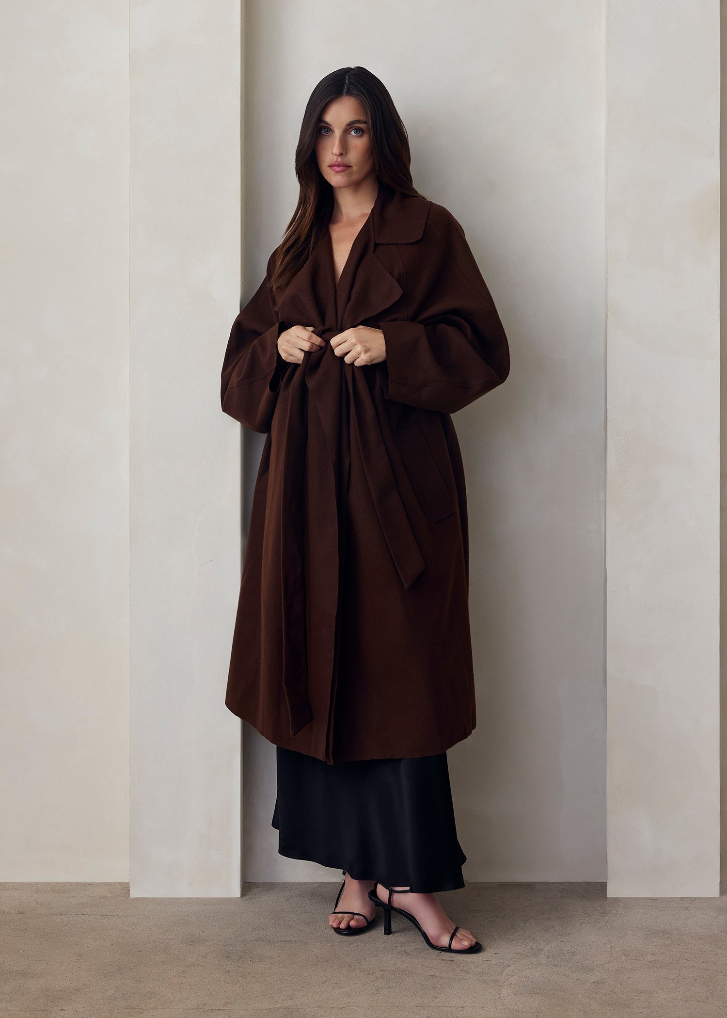 the jacqueline wool coat in chocolate