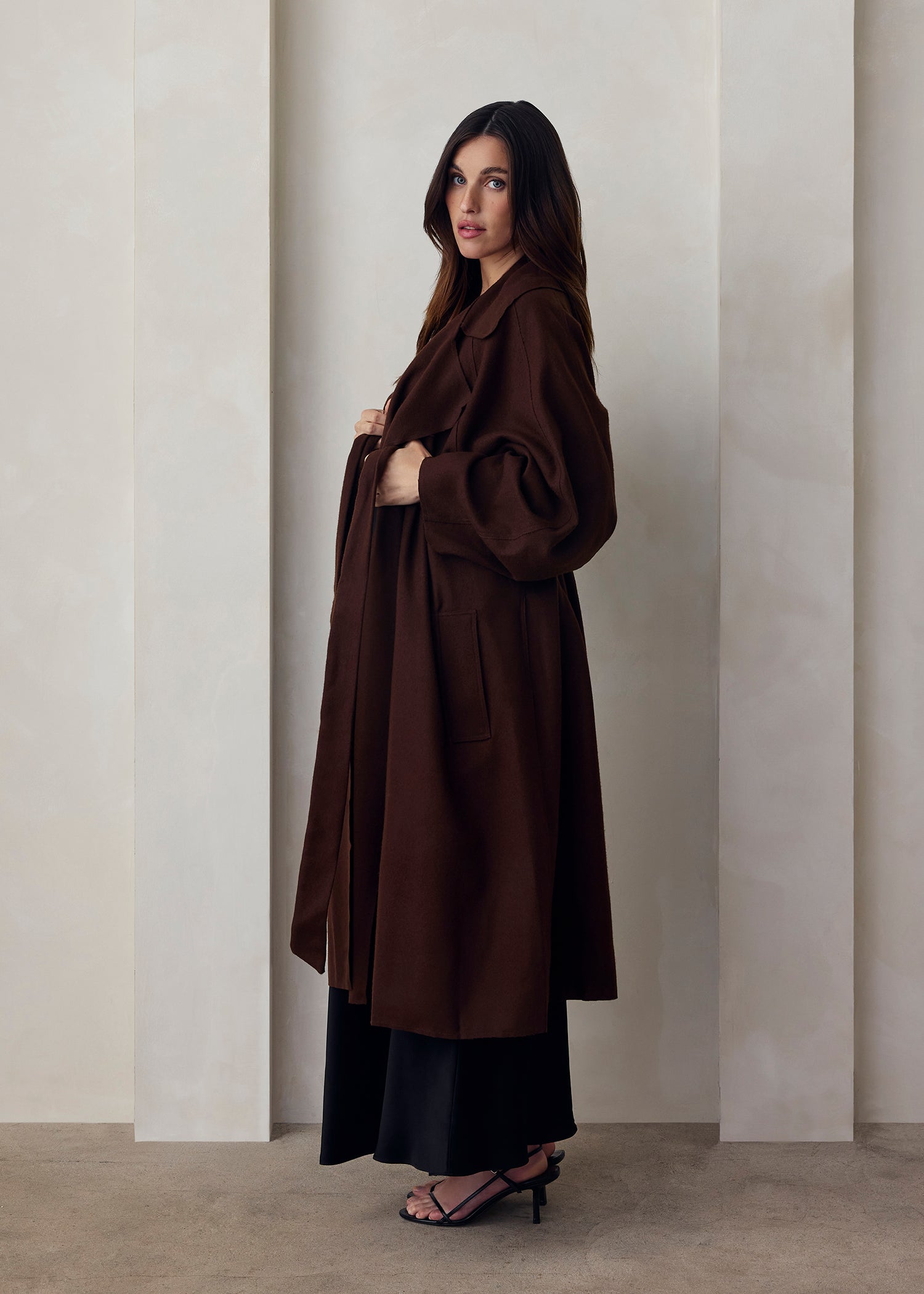 the jacqueline wool coat in chocolate