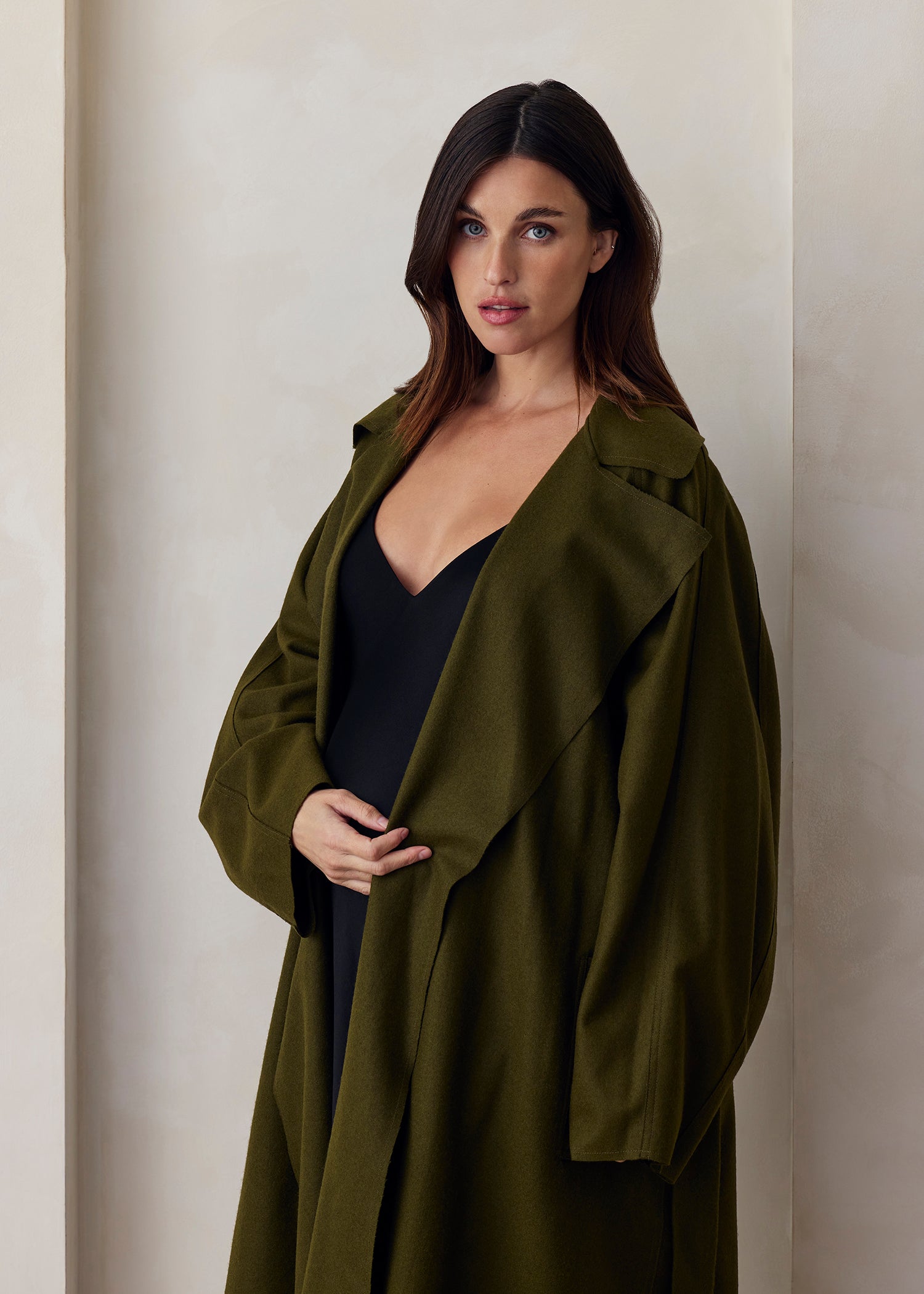 the jacqueline wool coat in olive