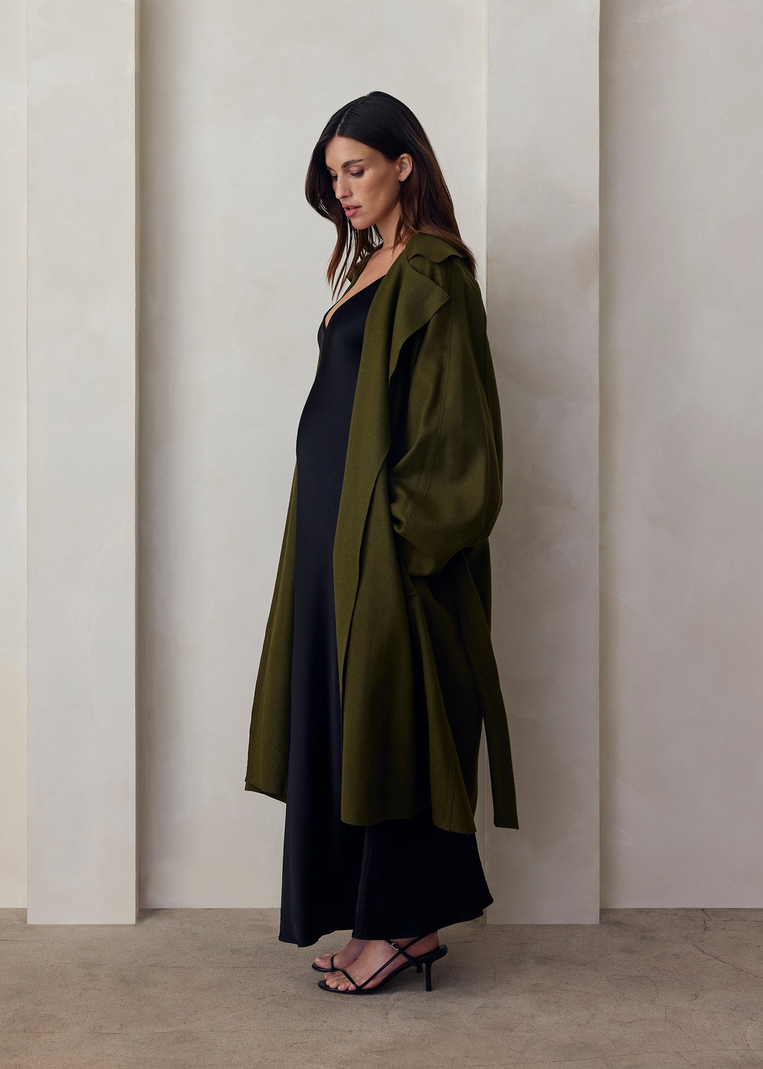 the jacqueline wool coat in olive