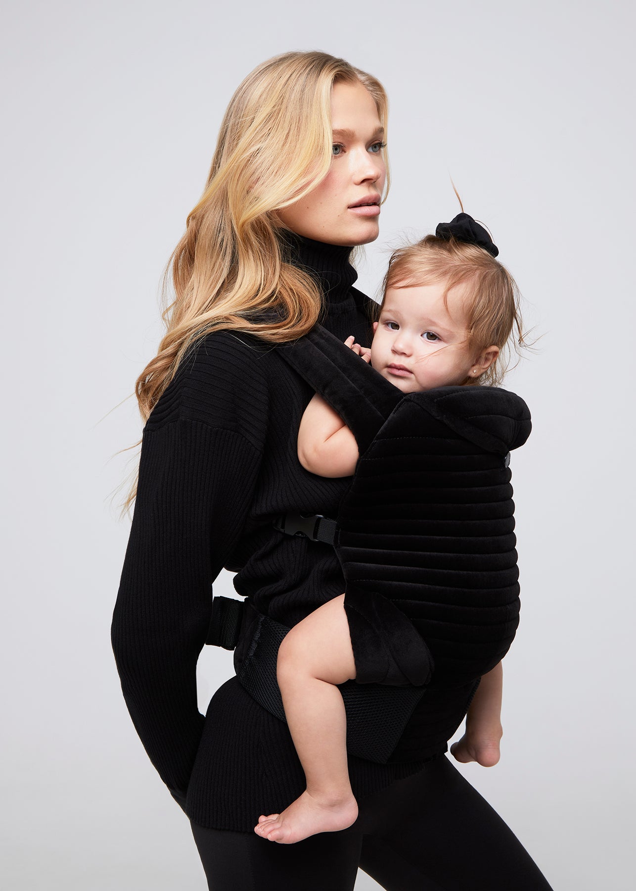 the armadillo baby carrier in black velvet