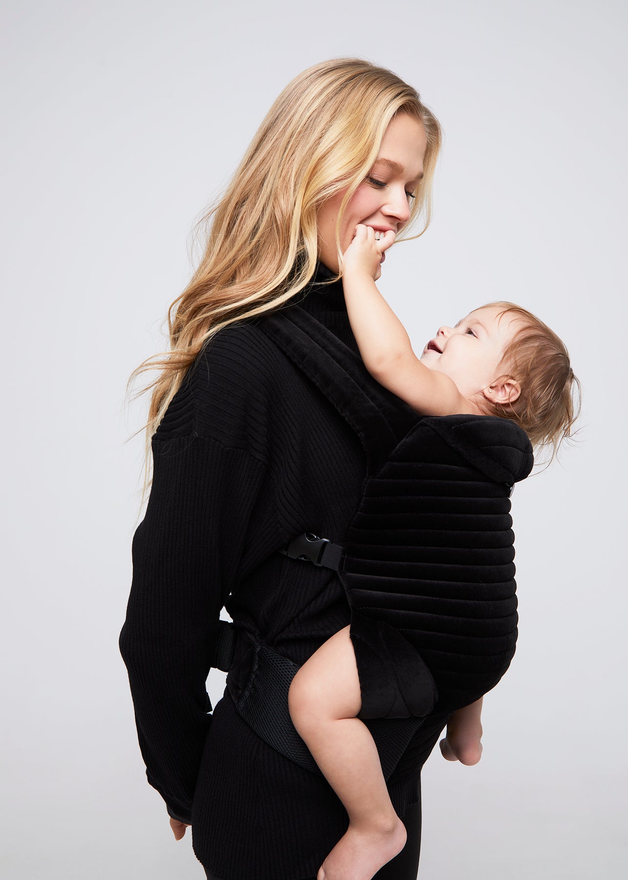 the armadillo baby carrier in black velvet