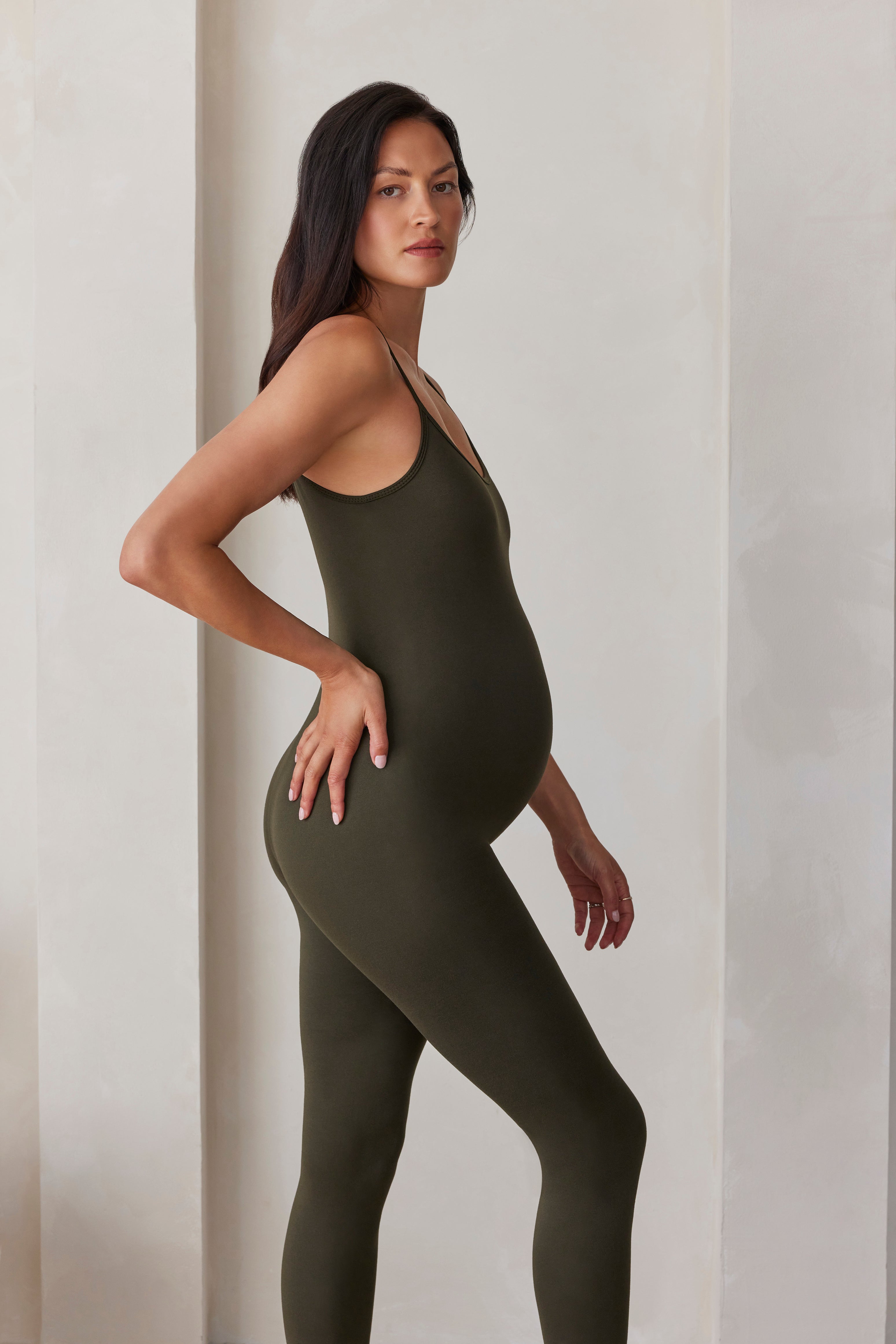 NOTHING FITS BUT Maternity The Bump Support Contour Bodysuit, Black, Small  : : Clothing, Shoes & Accessories